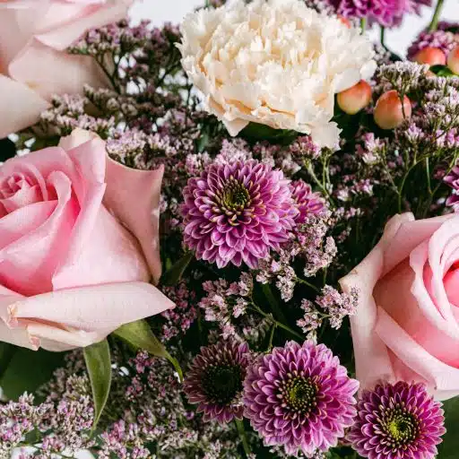 Detail of flower of roses and carnations with chrysanthemums